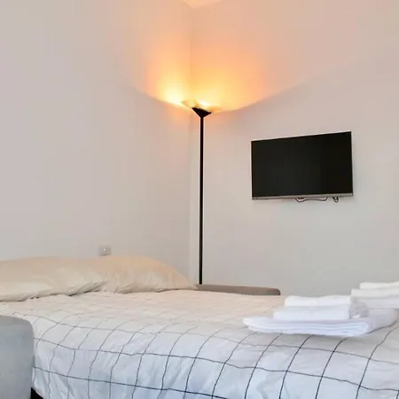 Apartamento 15 Minuti Dal Duomo- Metro-design *