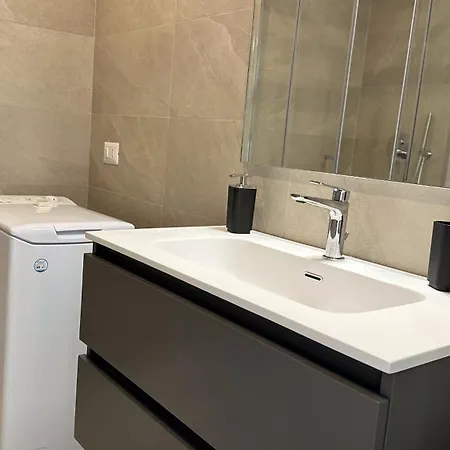 Guesthost - Casa Navigli Watt Milán