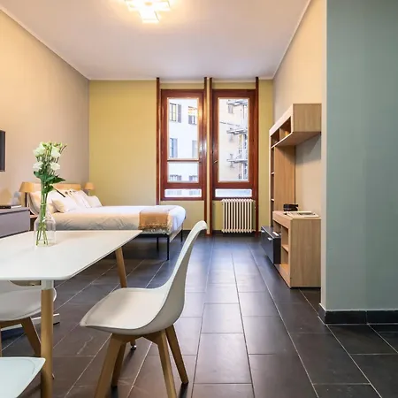 Flexyrent - Steps From Train Station