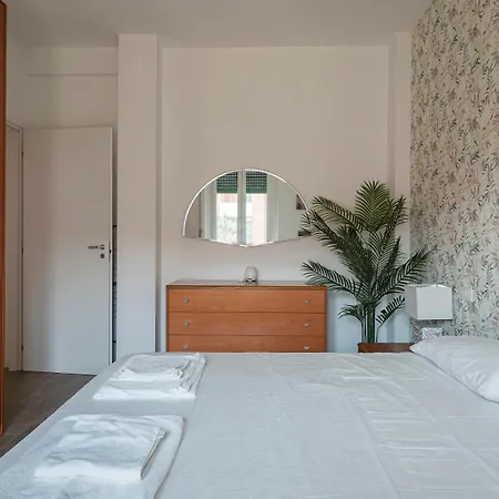 Apartment Raffinato Ed Elegante Bilocale - Lorenteggio Metropolitana M4 *
