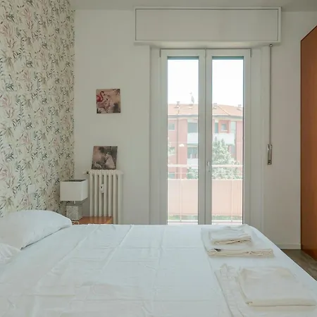 Raffinato Ed Elegante Bilocale - Lorenteggio Metropolitana M4 Apartment *
