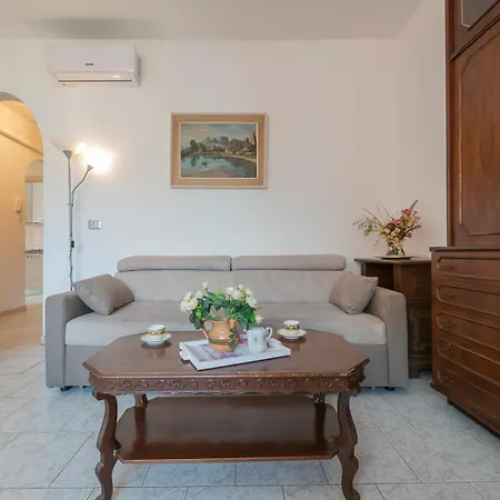 Ampio E Luminoso Appartamento, Posto Auto Gratuito - Quarenghi Milán