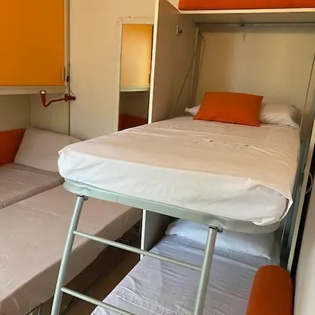 Bilocale Moderno E Luminoso Con Parcheggio Privato Daire *