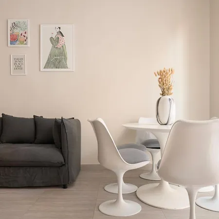 Santa Tecla Living Carnaghi 14 شقة