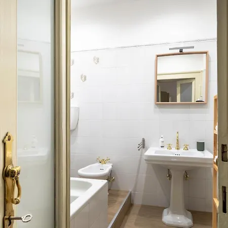 Private And Bathroom Porta Venezia ゲストハウス