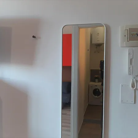 Sweet Smart Easy Porta Romana Center Апартаменты *