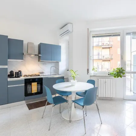 City Life - Fiera Strategic Flat - A/c & Wi-fi דירה