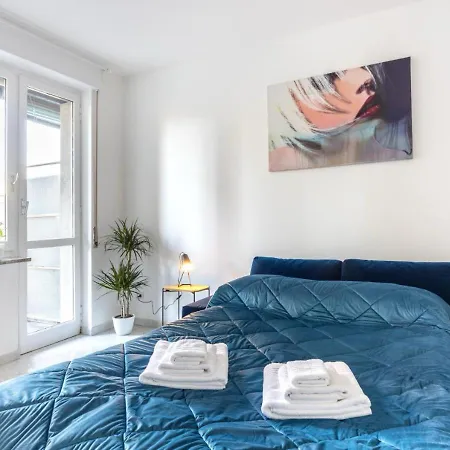 City Life - Fiera Strategic Flat - A/c & Wi-fi Milan