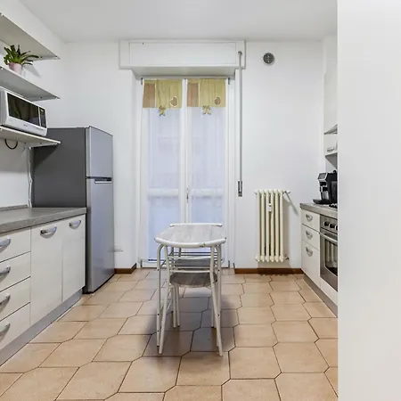 Affori Centro Metro Con Camera E Cucina