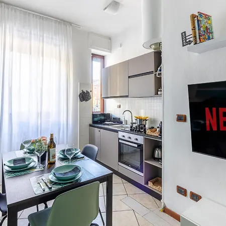 Citylife Apartment- Metro Access - 2 Bedrooms