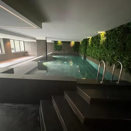 Number House - Number 9 Milánó