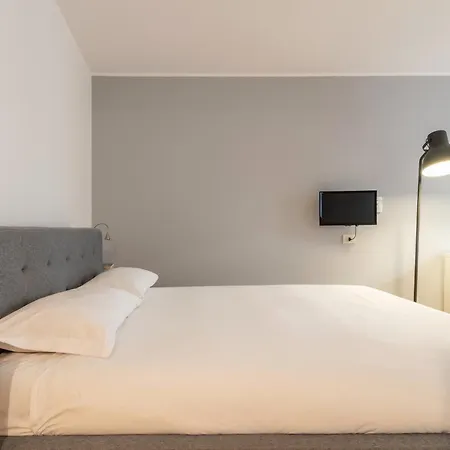 Easyhomes - Spiga Milan