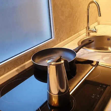 Spacious & Lovely - 4 Queen Bed מילאנו