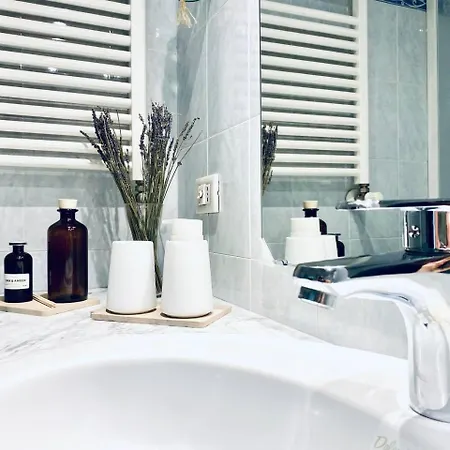 Ringhiera House Tertulliano - Quiet Family Near Fondazione Prada With Free Parking