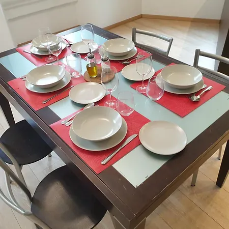 Lovely Home, Porta Venezia - 5 Beds,7 Sleeping Places -