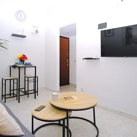 10 Min Duomo Free Parking Wifi Ac Milano