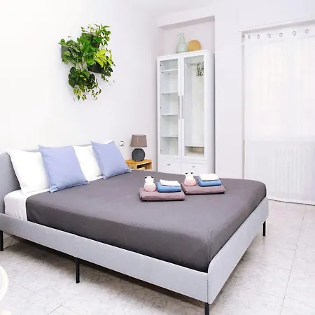 10 Min Duomo Free Parking Wifi Ac Daire