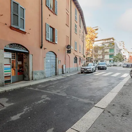 Guesthost - Sant Ambrogio Lovely Flat شقة *