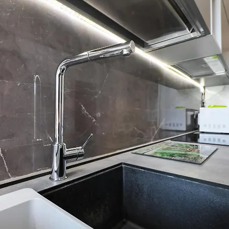 Primopiano - Novara * ميلان