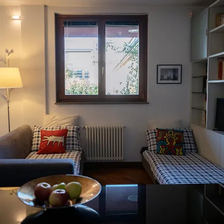 Bastia Rm Up To 4 Guests - In The Heart Of Scalo Romana, Olimpico, Prada, Bocconi And Easy Access To Forum Assago, Ieo, Ied, Duomo, San Siro *