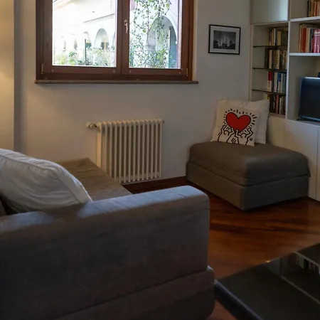 Bastia Rm Up To 4 Guests - In The Heart Of Scalo Romana, Olimpico, Prada, Bocconi And Easy Access To Forum Assago, Ieo, Ied, Duomo, San Siro Daire