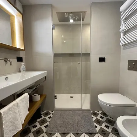 Legacy Of Milan, A Stylish Mini Loft アパート ミラノ