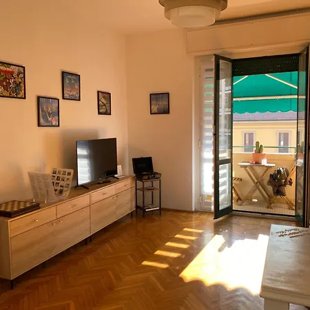 Daniela's Spazioso Ai Navigli Apartment Milan