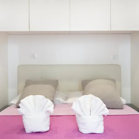 Milano Suite Home Apartmán *