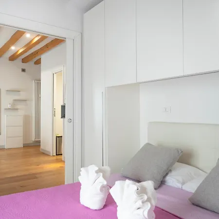 Milano Suite Home * Milan