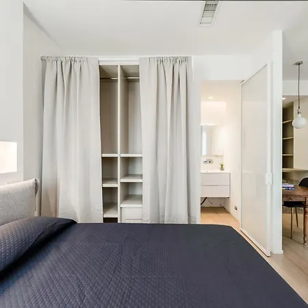 Apartments, Duomo And Navigli, Bright With Balcony - Biancospino