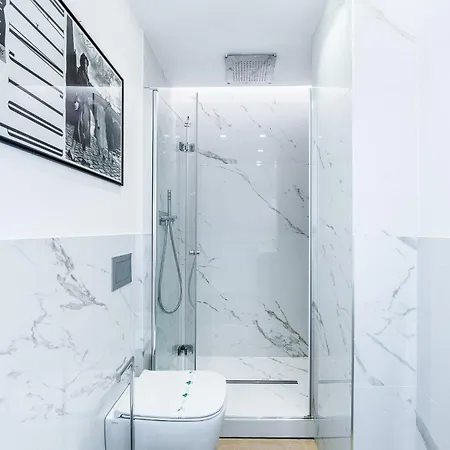 Apartments, Duomo And Navigli, Bright With Balcony - Biancospino Daire