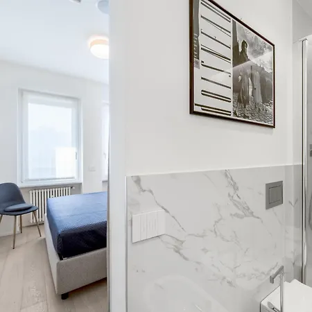 Daire Apartments, Duomo And Navigli, Bright With Balcony - Biancospino Milano
