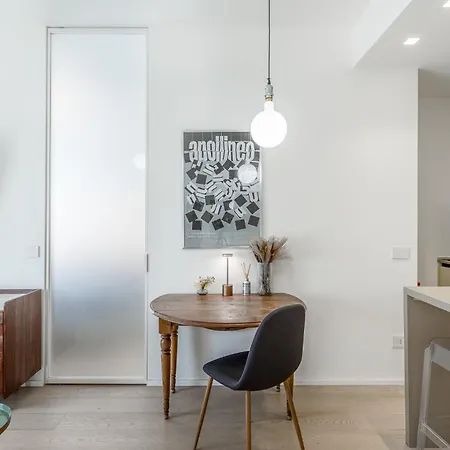 Apartments, Duomo And Navigli, Bright With Balcony - Biancospino * Milano