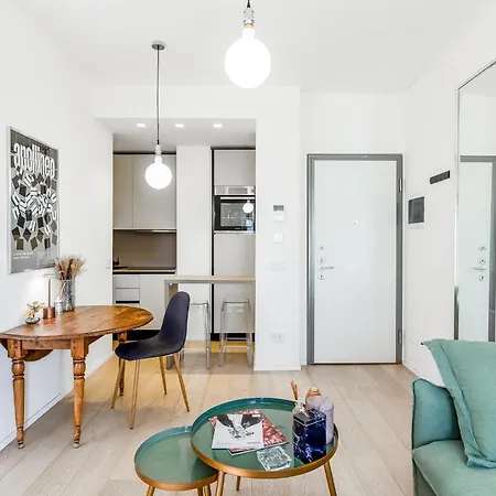 Apartments, Duomo And Navigli, Bright With Balcony - Biancospino Daire Milano