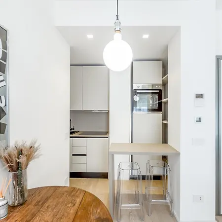 Apartments, Duomo And Navigli, Bright With Balcony - Biancospino Milano