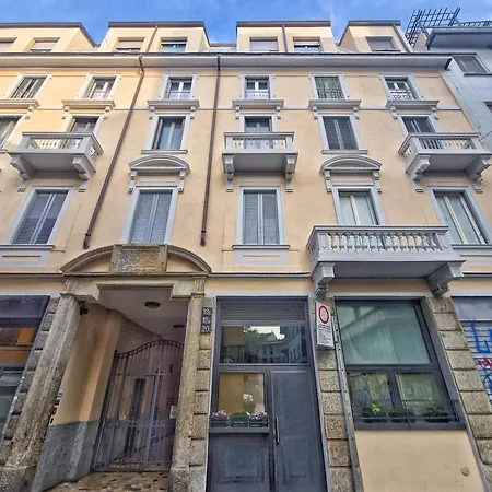 Loft Centro, 10 Min From Duomo شقة
