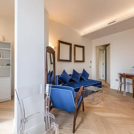 Apartament Montenapoleone - Charming Mediolan