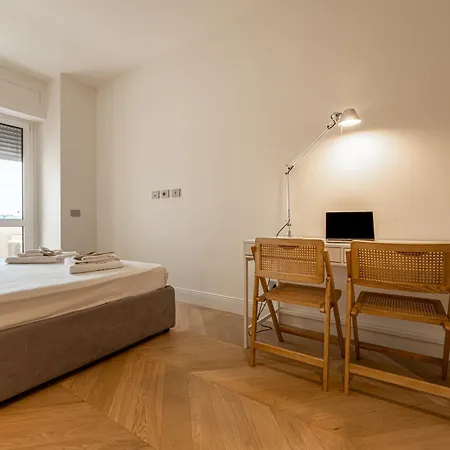 Montenapoleone - Charming Apartament Mediolan