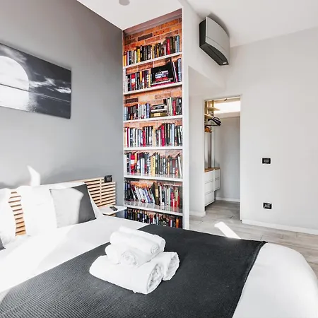 Elegant In Center ميلان