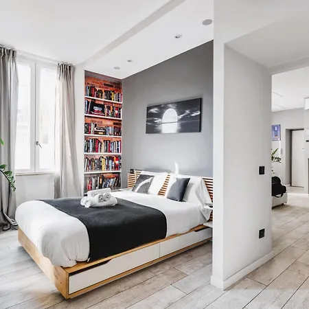 Elegant In Center * Milano