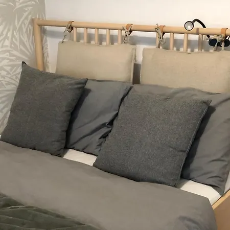 Mansarda Di Nolo-mm Pasteur-red Line Mediolan