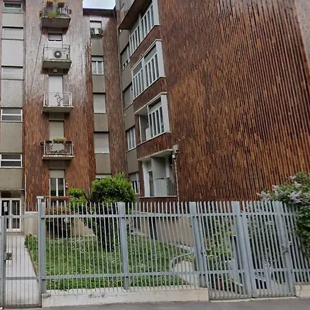 Apartment Stazione Centrale-centro, Spazioso E Elegante Apt *