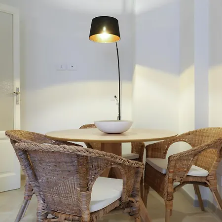 Adelaide Elegant Apartmán *