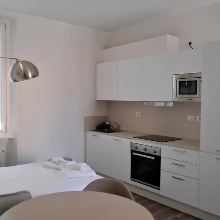 Spazio Stoppani - Liberty 5 アパート *