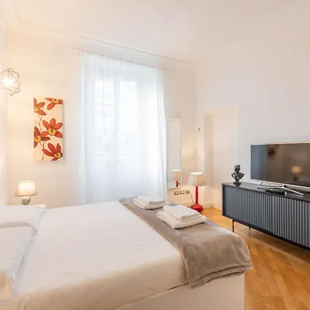 Royal - Centro Brera Апартаменты *