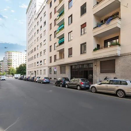 Elegant In Repubblica Brera