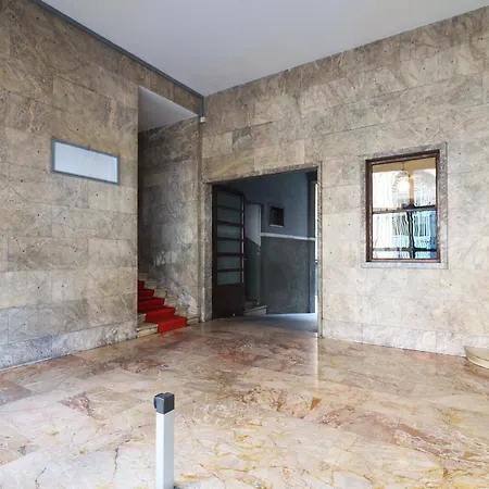 Elegant In Repubblica Brera Apartment Milan