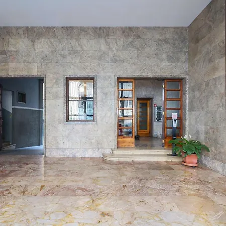 Elegant In Repubblica Brera Apartment Milan