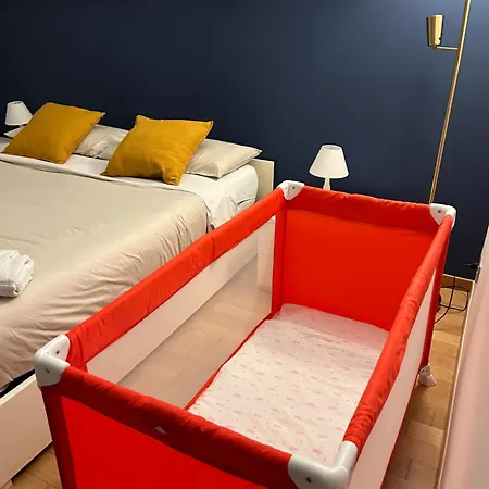 Chiara 34 - M4 Metro Blu Mediolan