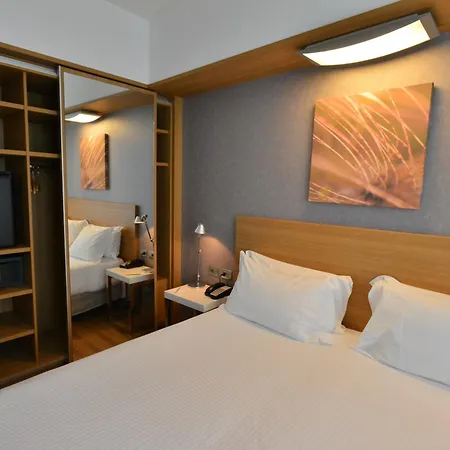 Hilton Garden North Отель